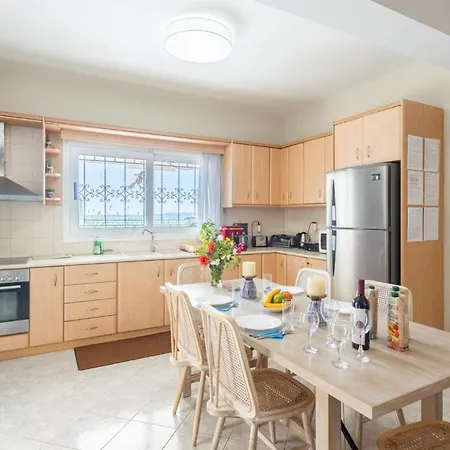 Erasmia فيلة Vlachata