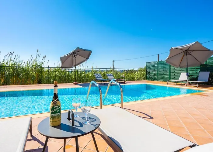 Erasmia Villa Vlachata