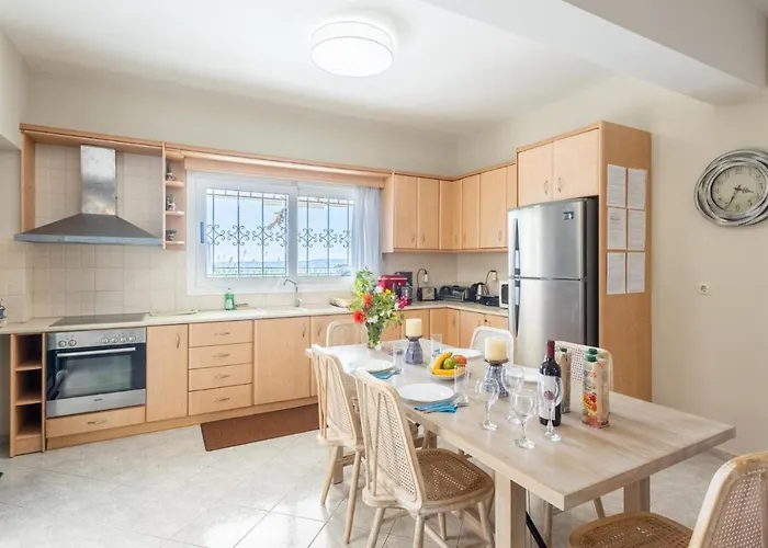 Erasmia Villa Vlachata